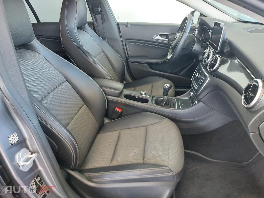 Mercedes-Benz CLA 180 d Shooting Brake