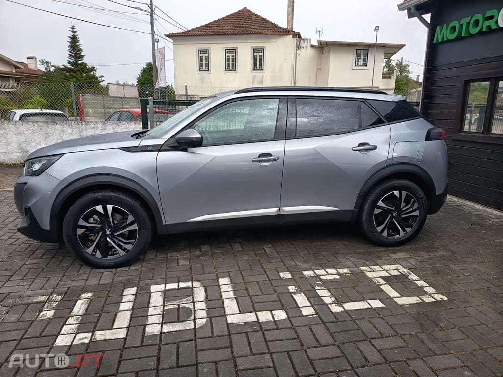 Peugeot E-2008 50 kWh Allure
