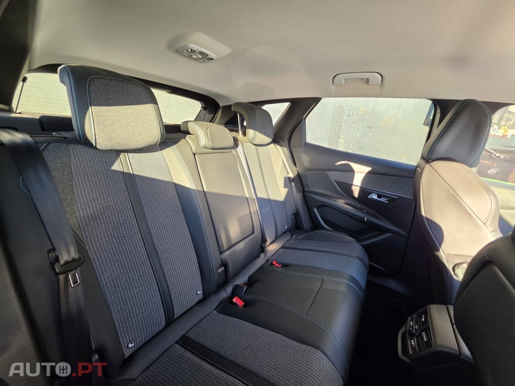 Peugeot 3008 1.6 Hybrid4 Allure Pack e-EAT8