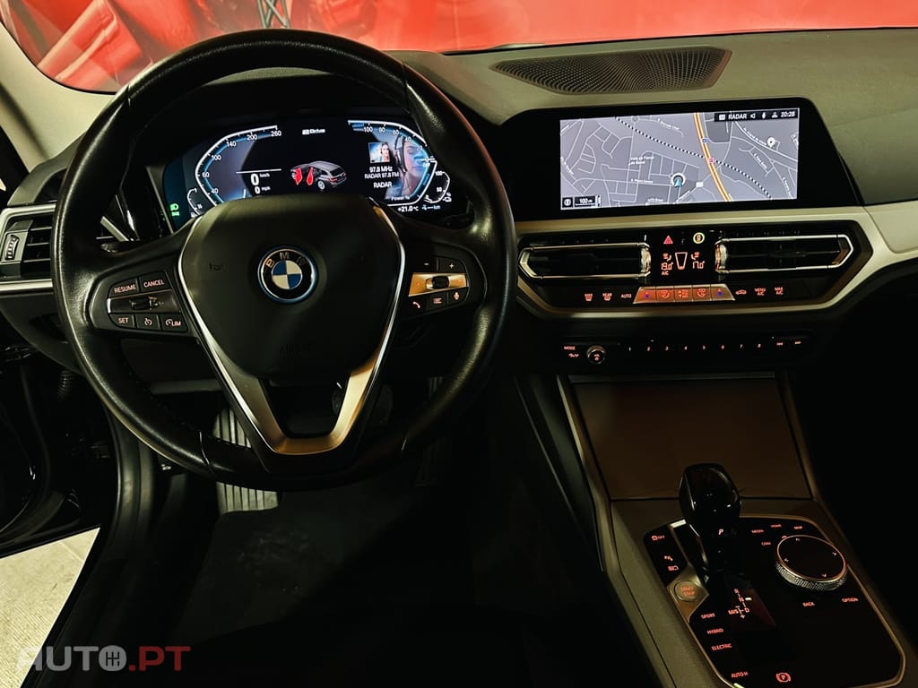 BMW 320 e Touring Corporate Edition Auto