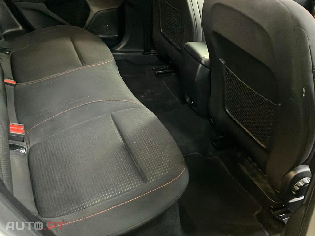 Ford Focus 1.0 EcoBoost MHEV ST-Line