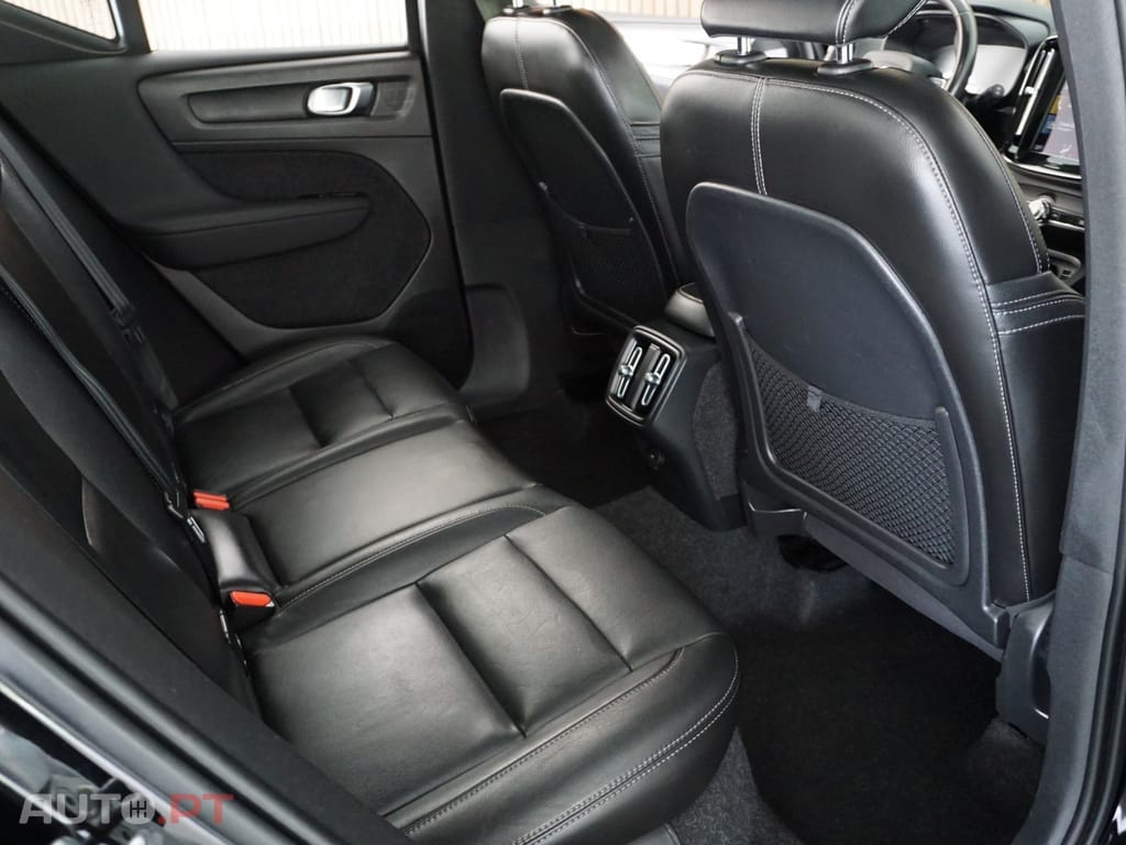 Volvo XC40 T2 Momentum Pro