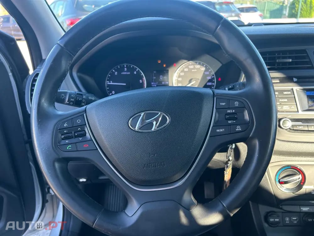 Hyundai i20 1.1 CRDi Comfort+Pack Look+JLL16