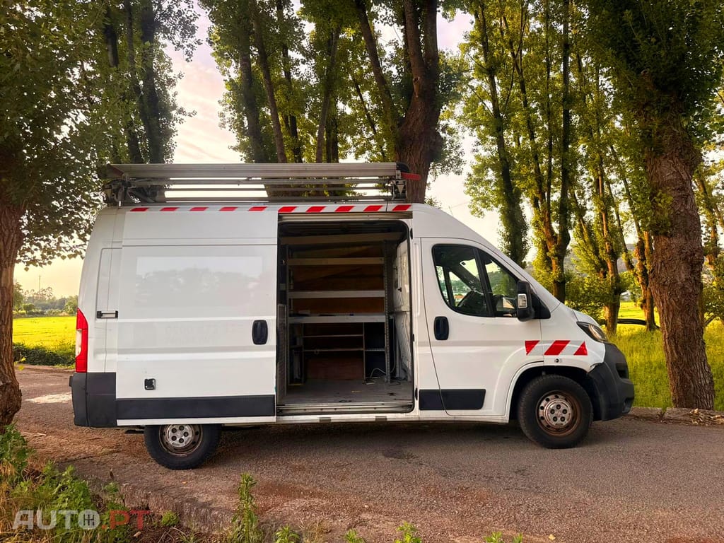 Peugeot Boxer 2.0 BlueHDi 330 L2H2 Premium