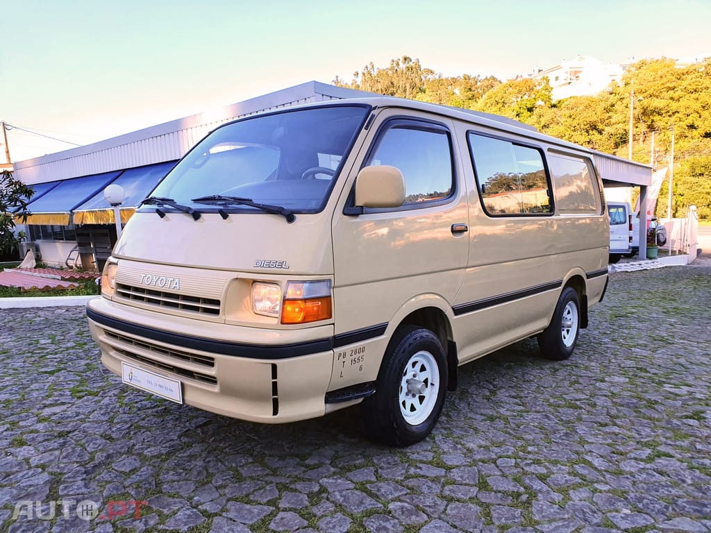 Toyota HiAce 2.4 D LH102L