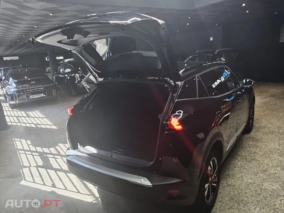 Peugeot E-2008 50 kWh Allure Pack