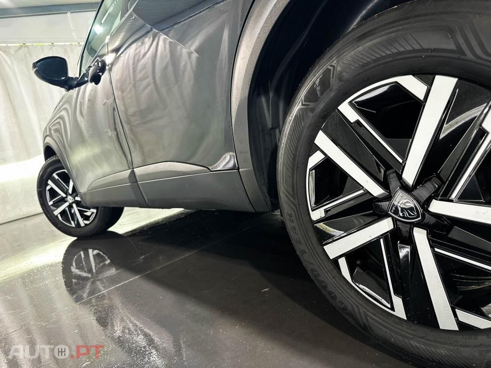 Peugeot 2008 1.2 PureTech Allure Pack