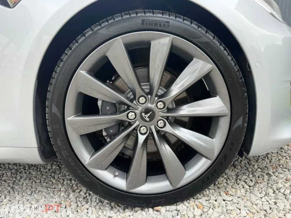 Tesla Model S Performance