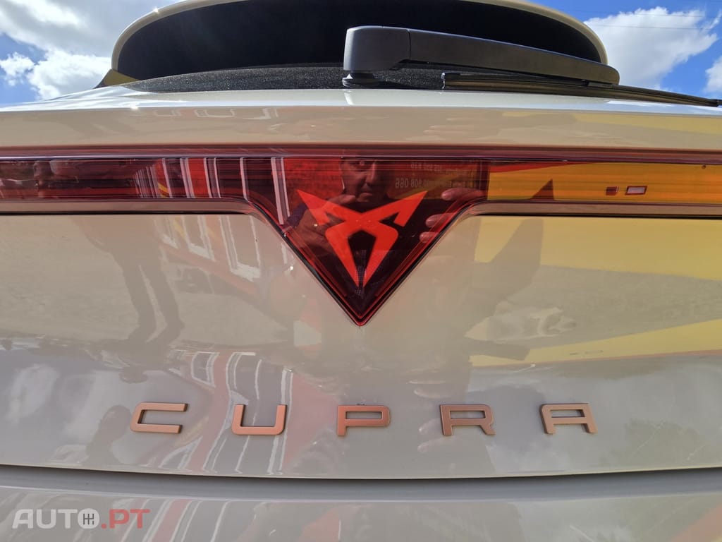 Cupra Leon 1.5 eTSI MID DSG