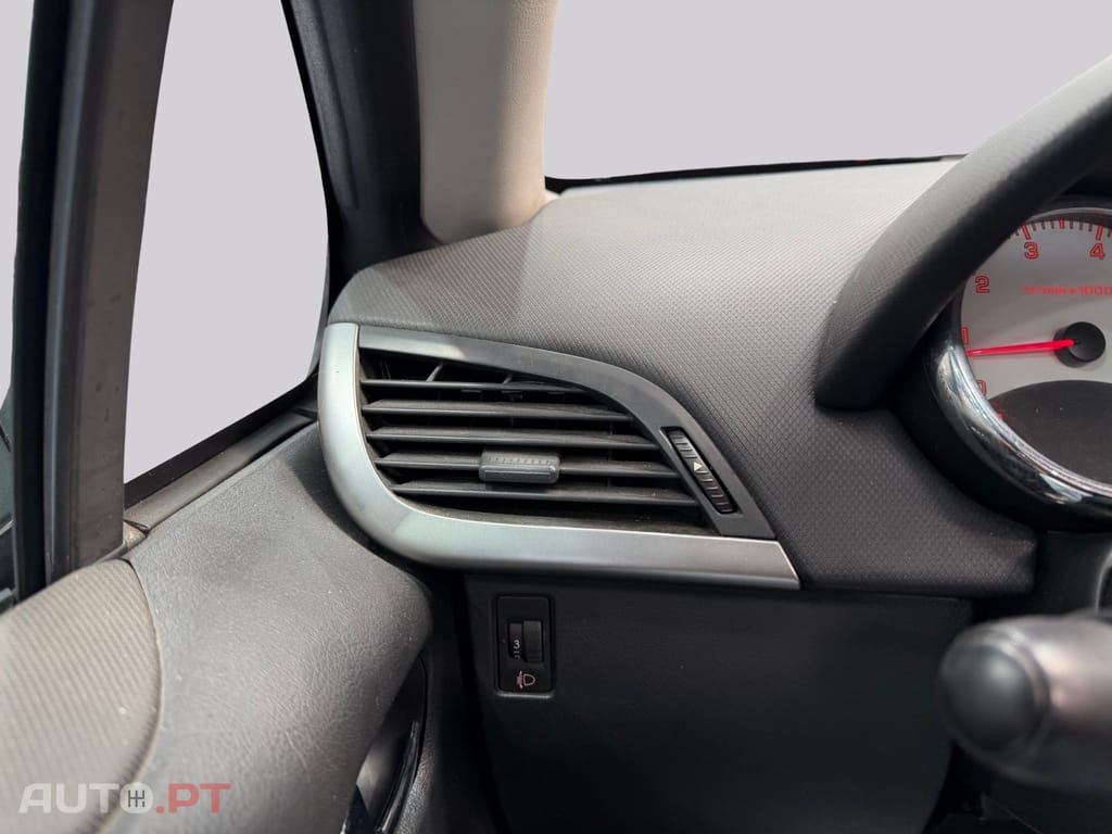 Peugeot 207 CC 1.6 VTi Active