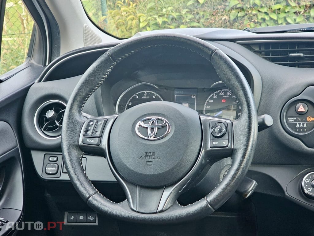 Toyota Yaris 1.5 VVT-i 20 Anos