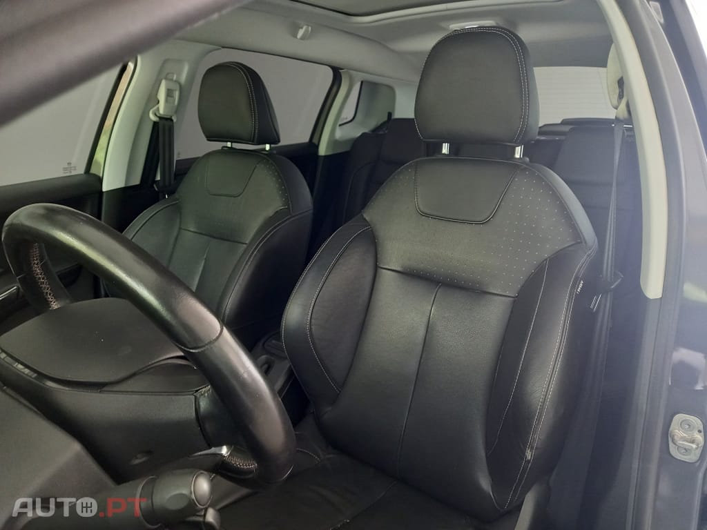 Peugeot 2008 1.2 PureTech Allure