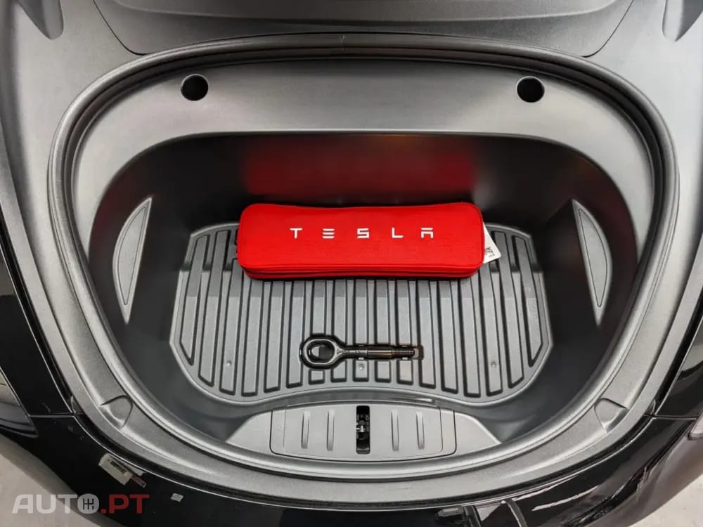 Tesla Model 3 Standard Range Plus RWD
