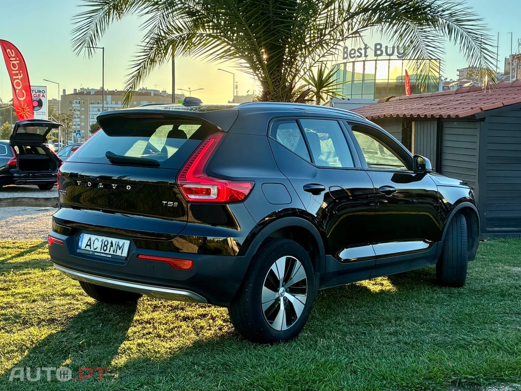 Volvo XC40 T5 Momentum Plus