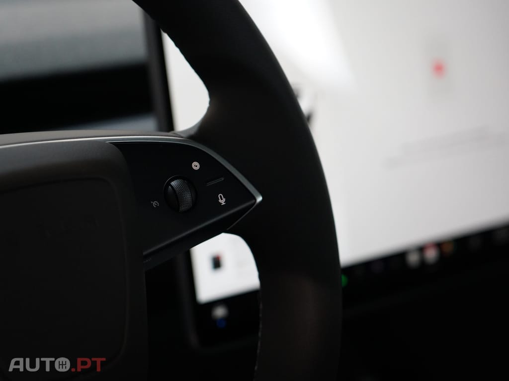 Tesla Model 3 Tração Traseira