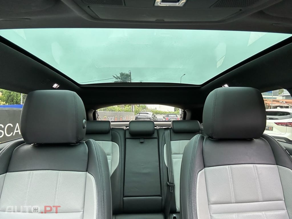 Land Rover Range Rover 1.5 P300e AWD R-Dynamic SE Auto