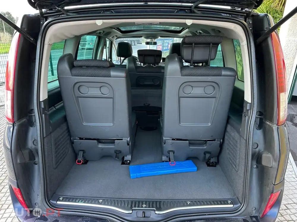 Renault Espace 2.0 dCi Initiale 7L