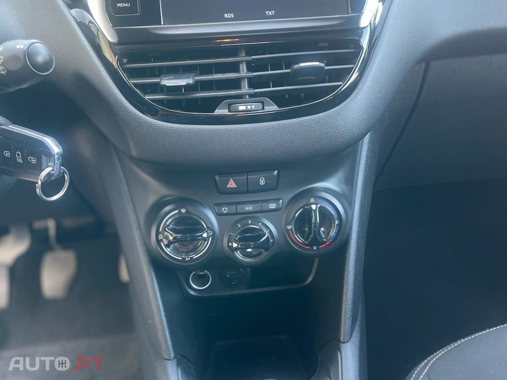 Peugeot 208 1.2 VTi Style