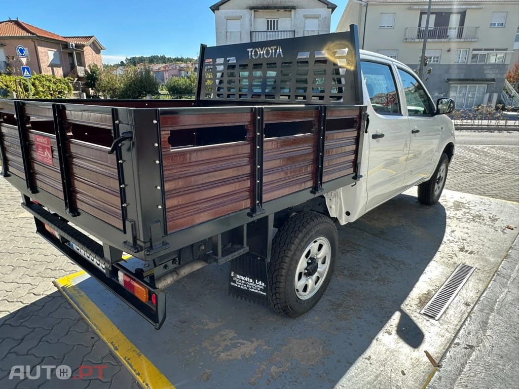 Toyota Hilux 2.5 D-4D 4WD CD AC