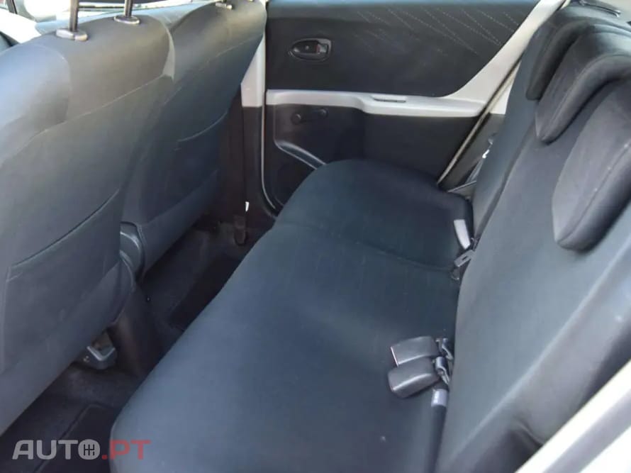 Toyota Yaris 1.0 VVT-i Sol