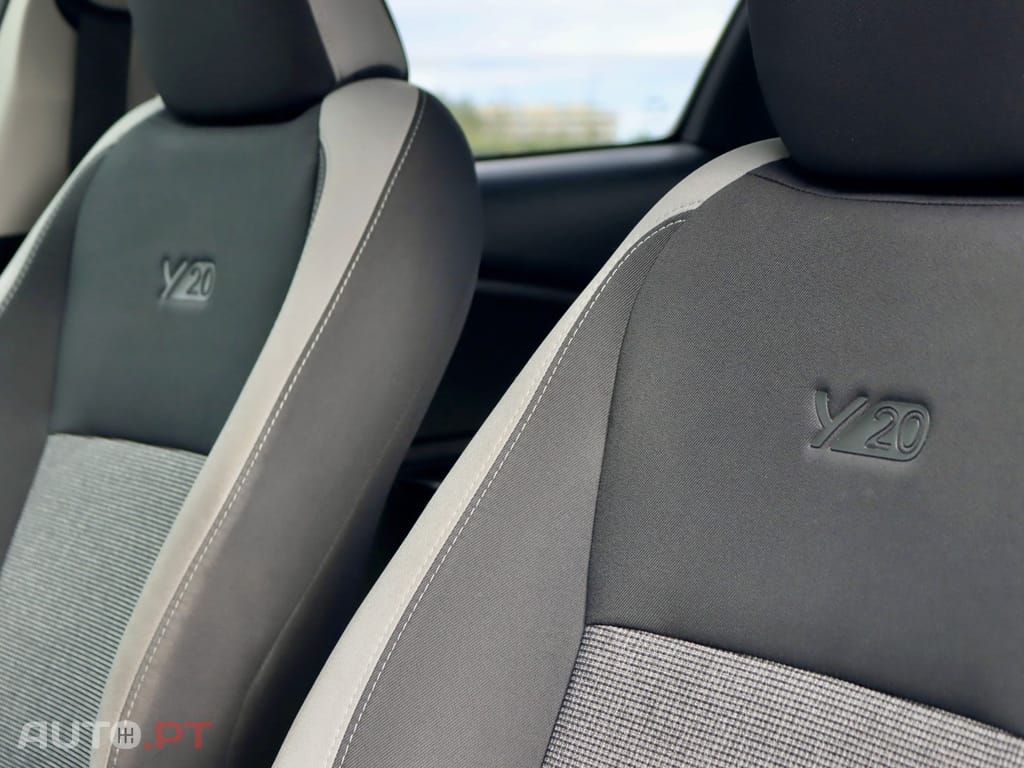 Toyota Yaris 1.5 HSD 20 Anos