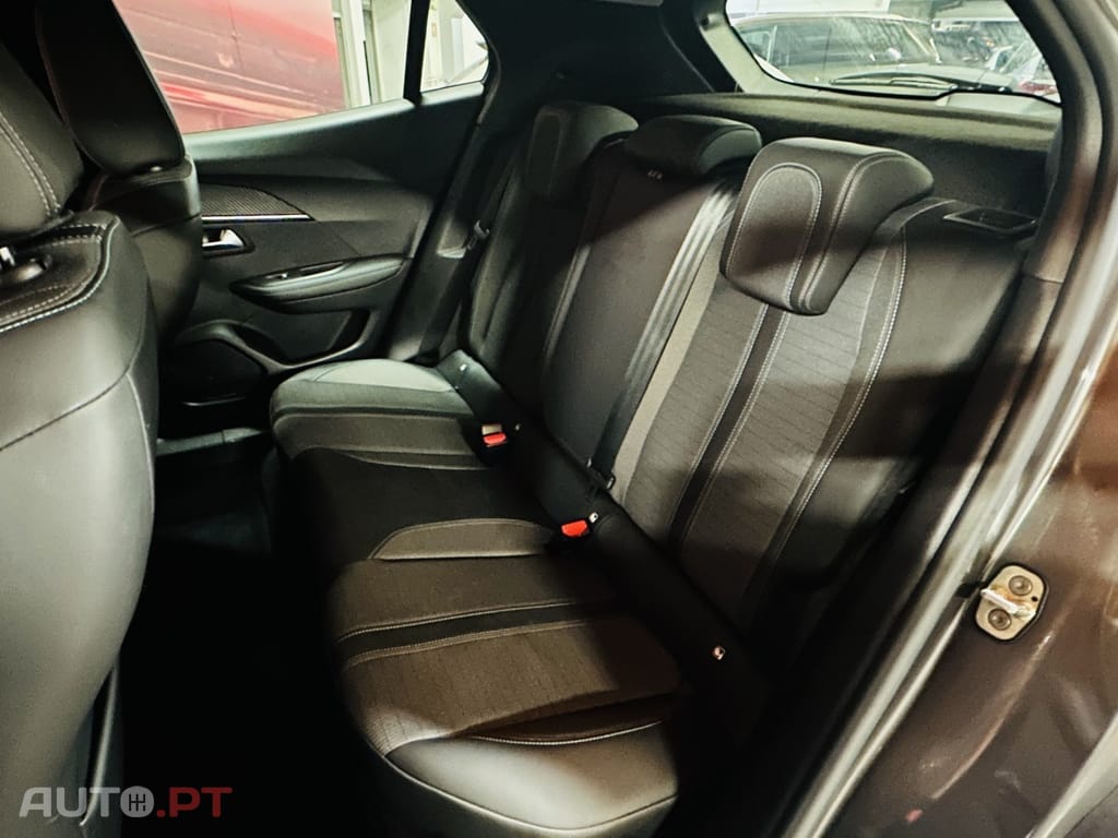 Peugeot 2008 1.2 PureTech Allure Pack