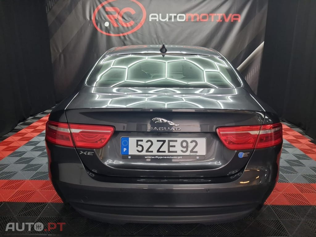 Jaguar XE 2.0 D Prestige Aut. — fotografia 5
