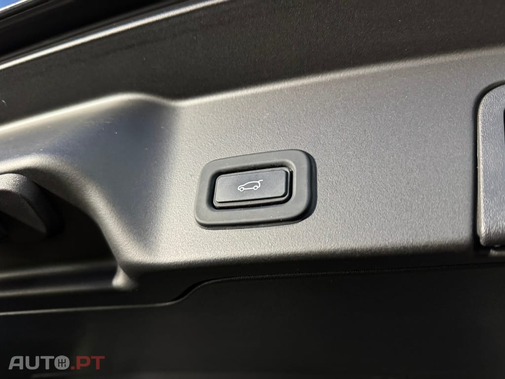 Land Rover Evoque 1.5 P300e AWD R-Dynamic S Auto