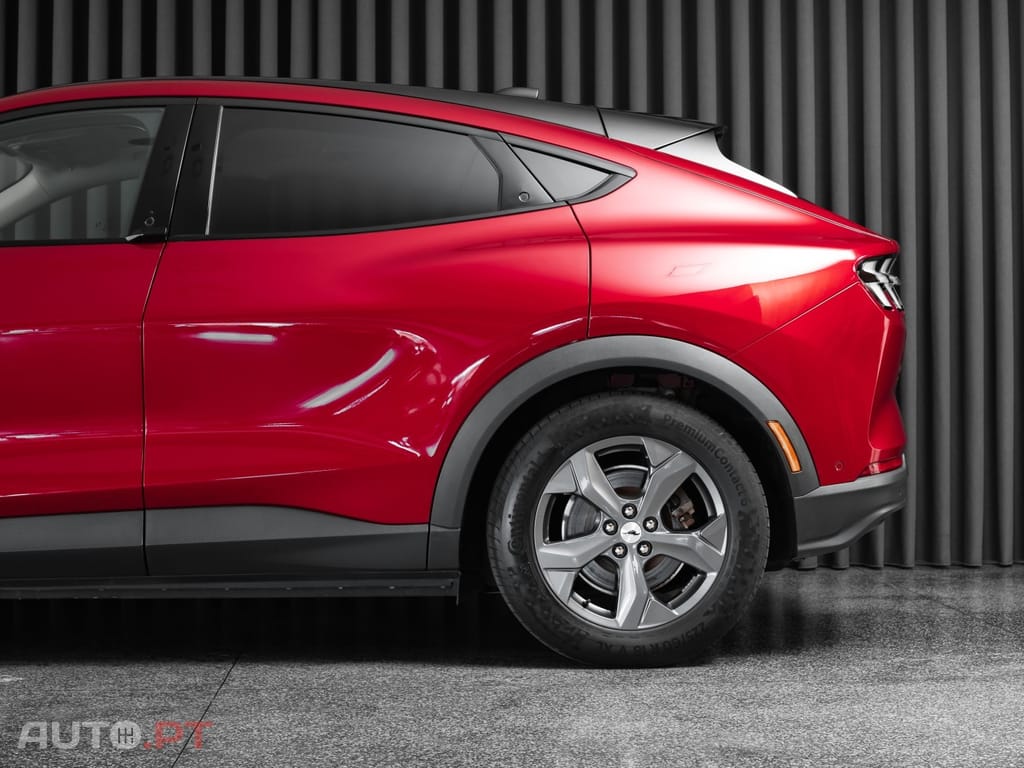 Ford Mustang Mach-E Standard