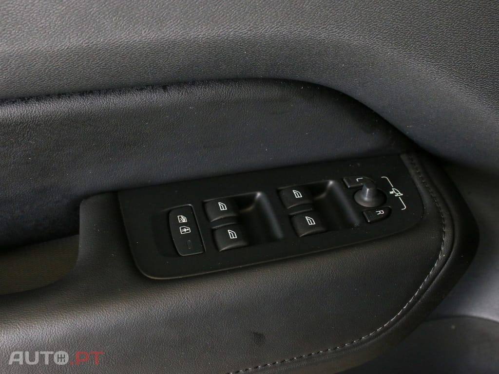 Volvo XC60 2.0 T6 PHEV Black Edition AWD