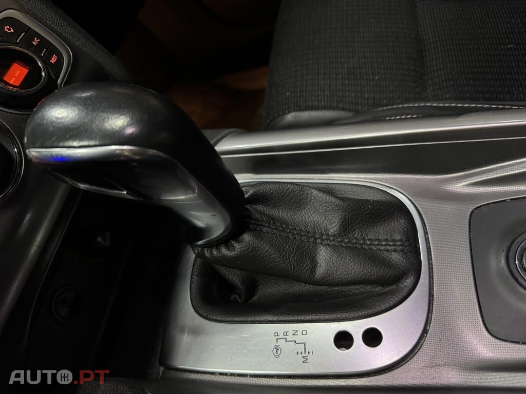Citroën C4 1.6 BlueHDi Shine EAT6 — fotografia 13