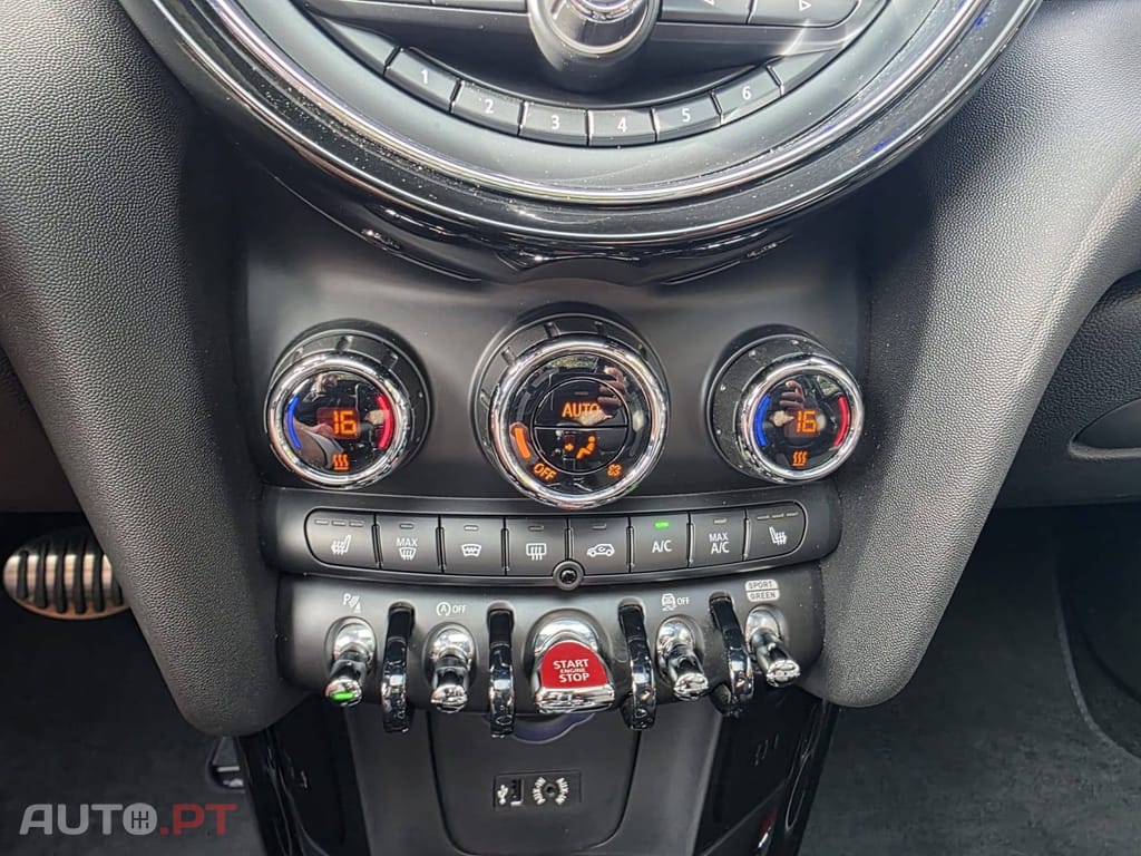 MINI Cooper John Cooper Works Auto Desportiva