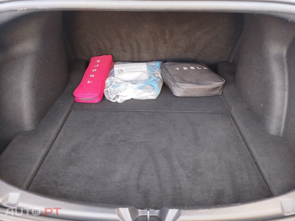 Tesla Model 3 Standard Range Plus RWD