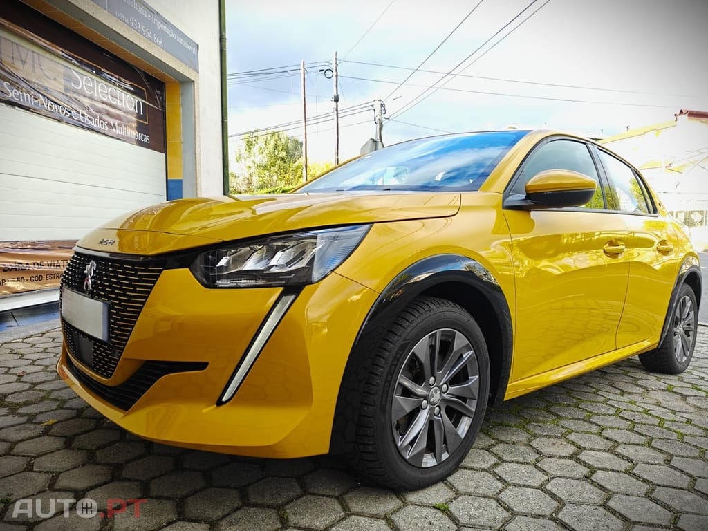 Peugeot E-208 50 kWh Allure Pack