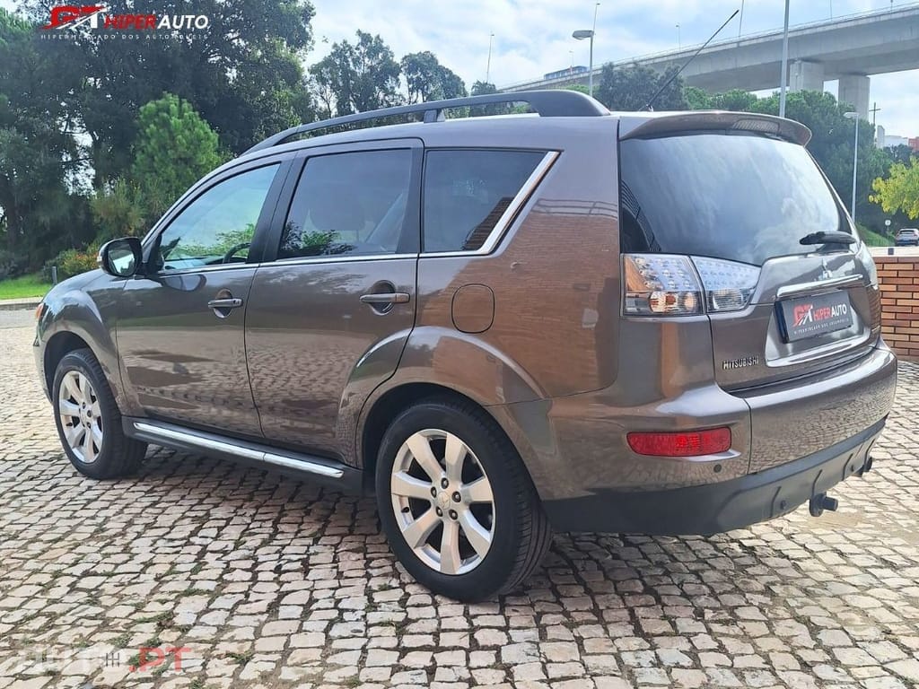 Mitsubishi Outlander 2.2 DI-D Instyle