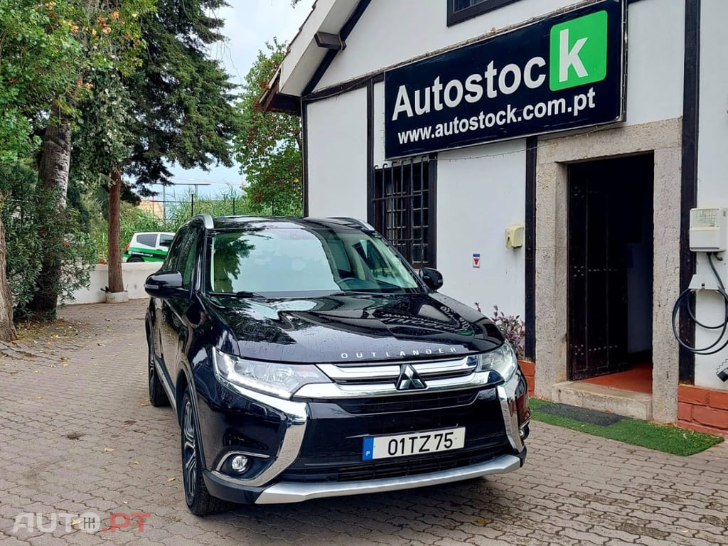 Mitsubishi Outlander 2.2 DI-D Instyle Navi