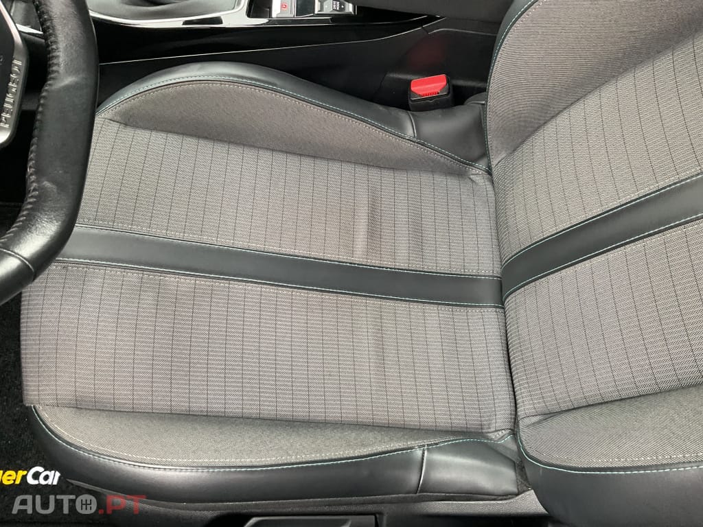 Peugeot 2008 1.5 BlueHDi Allure