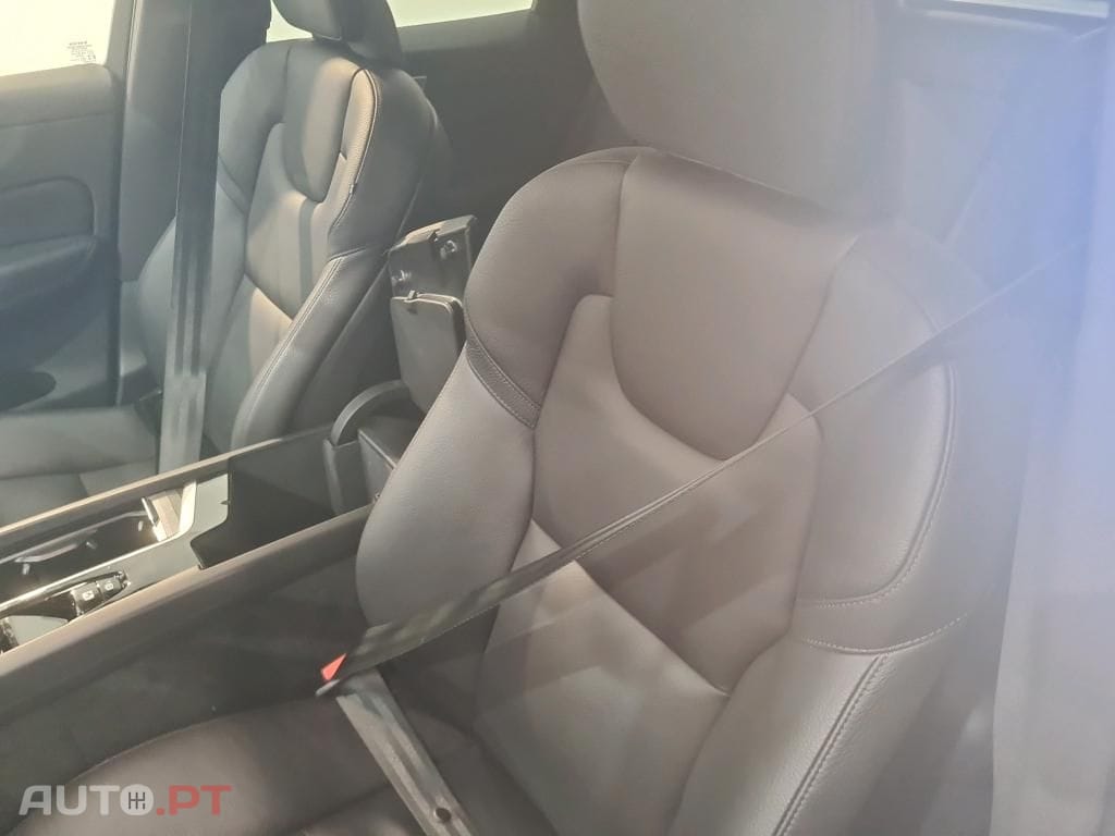 Volvo XC60 2.0 B4 Plus Bright