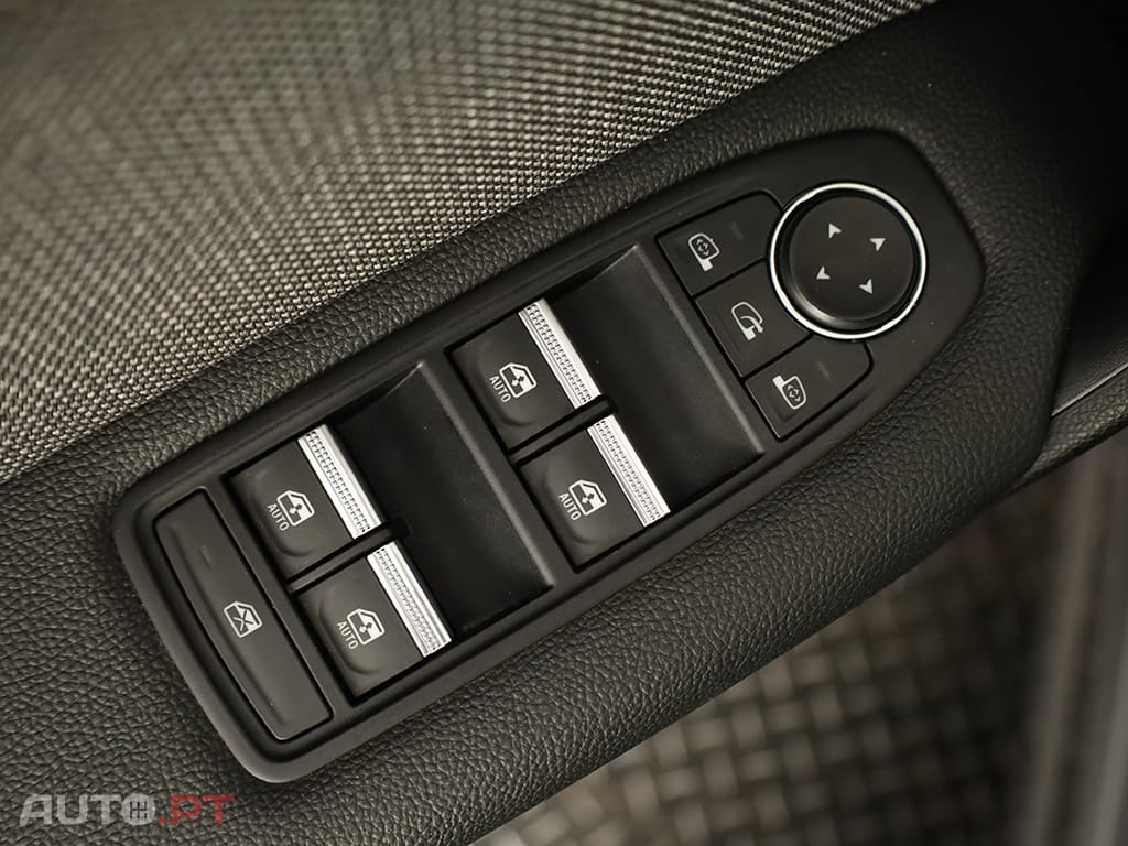 Renault Captur 1.0 TCe Techno Bi-Fuel