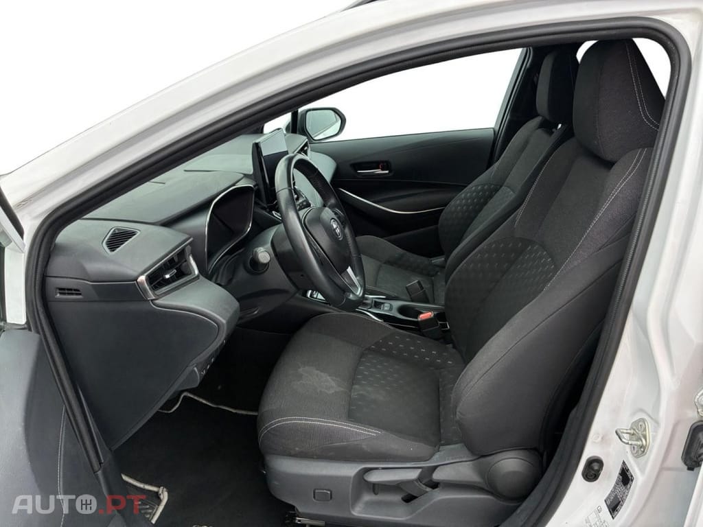 Toyota Auris Touring Sports 1.8 Hybrid Dynamic Business + Beyond Zero Academy
