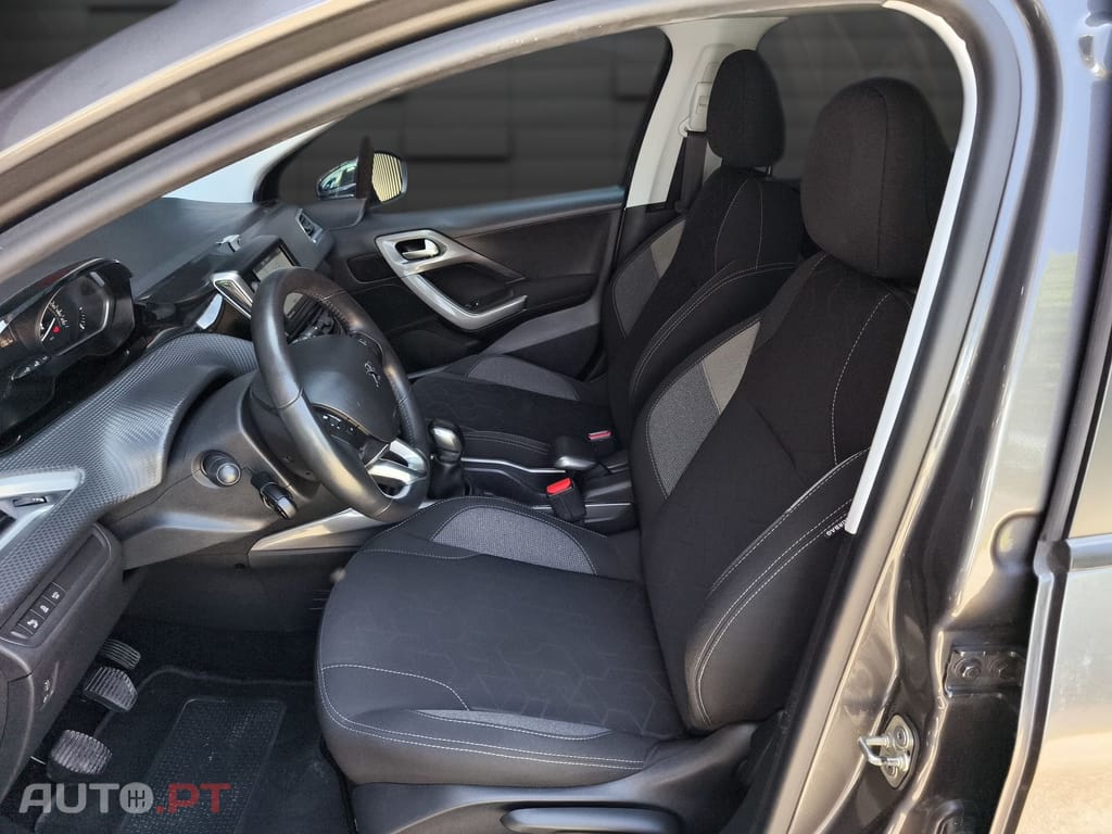 Peugeot 2008 1.2 PureTech Style