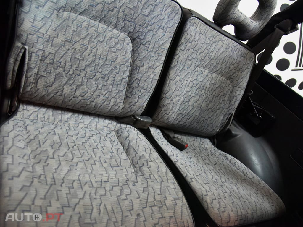 Mitsubishi Pajero 2.5 TD GL Canvas Top