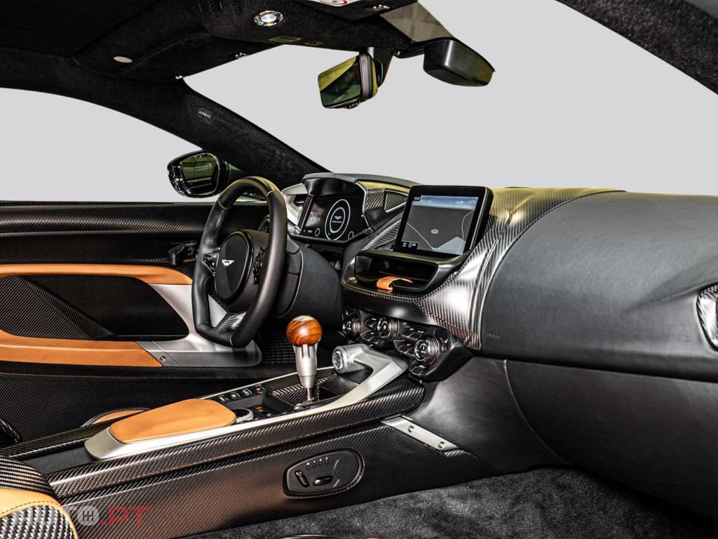 Aston Martin Volante VALOUR