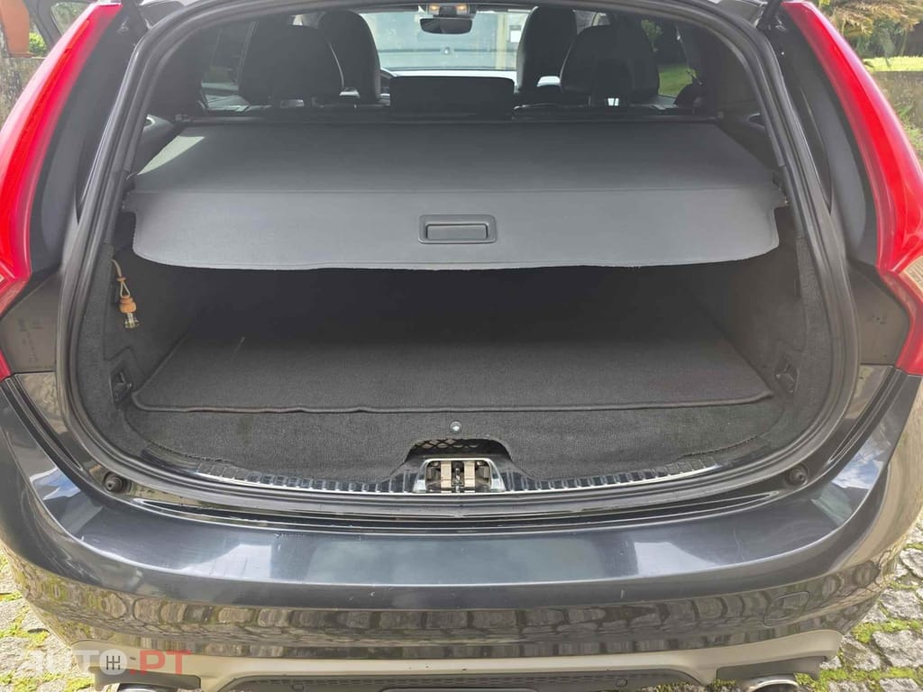 Volvo V60 D6 Twin Engine Geartronic RDesign
