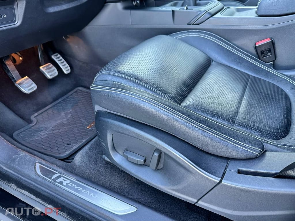 Jaguar E-Pace 2.0 i4D R-Dynamic
