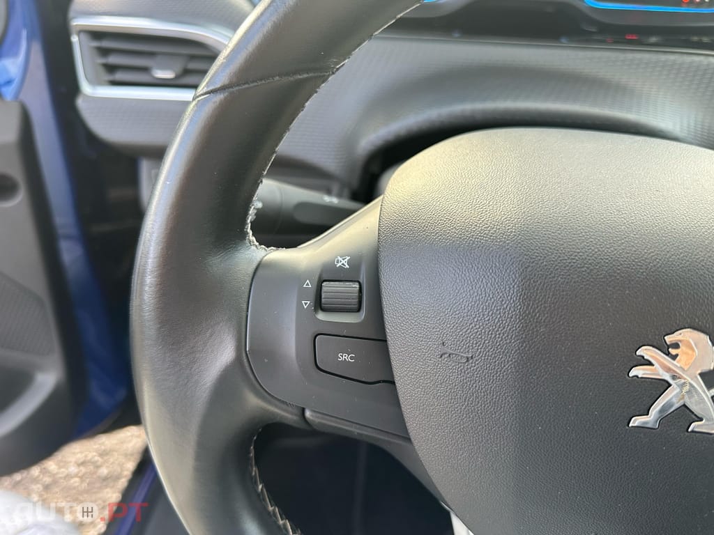 Peugeot 2008 1.5 BlueHDi Allure EAT6