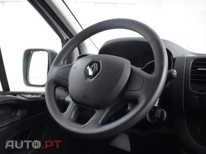Renault Trafic 2.0 dCi L1H1 (C/ Frio)