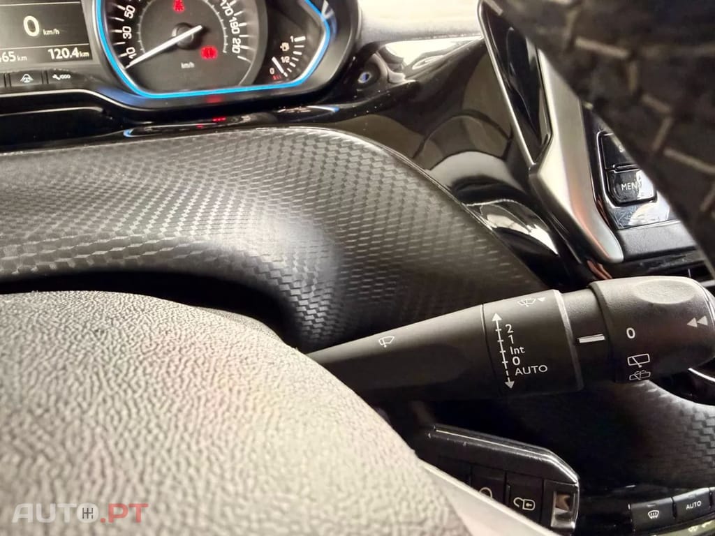 Peugeot 2008 PureTech 130 Allure