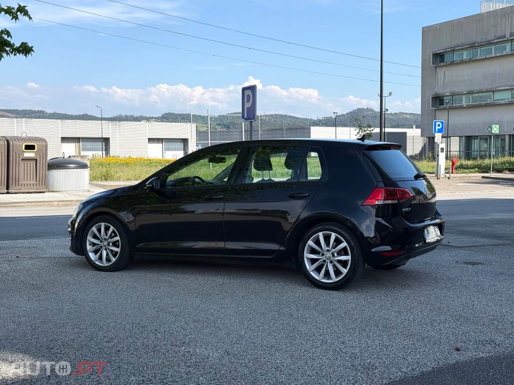 Volkswagen Golf 1.6 TDi Highline DSG