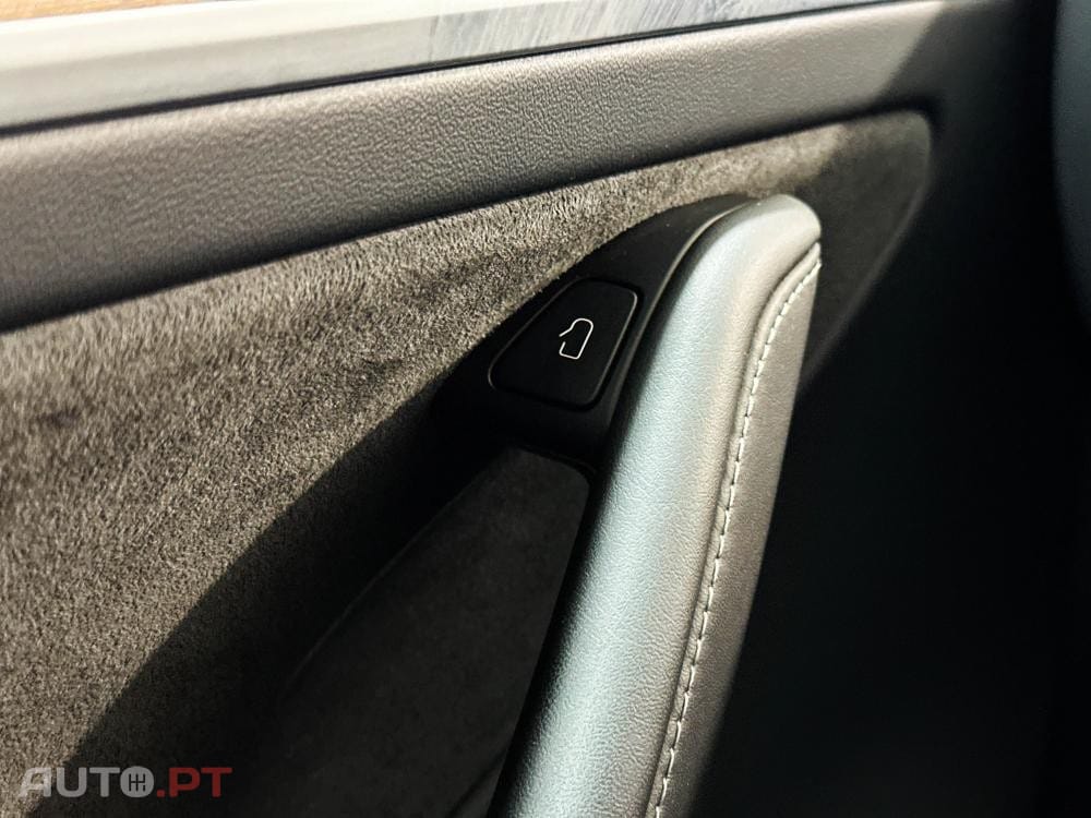 Tesla Model Y Long Range Dual Motor AWD